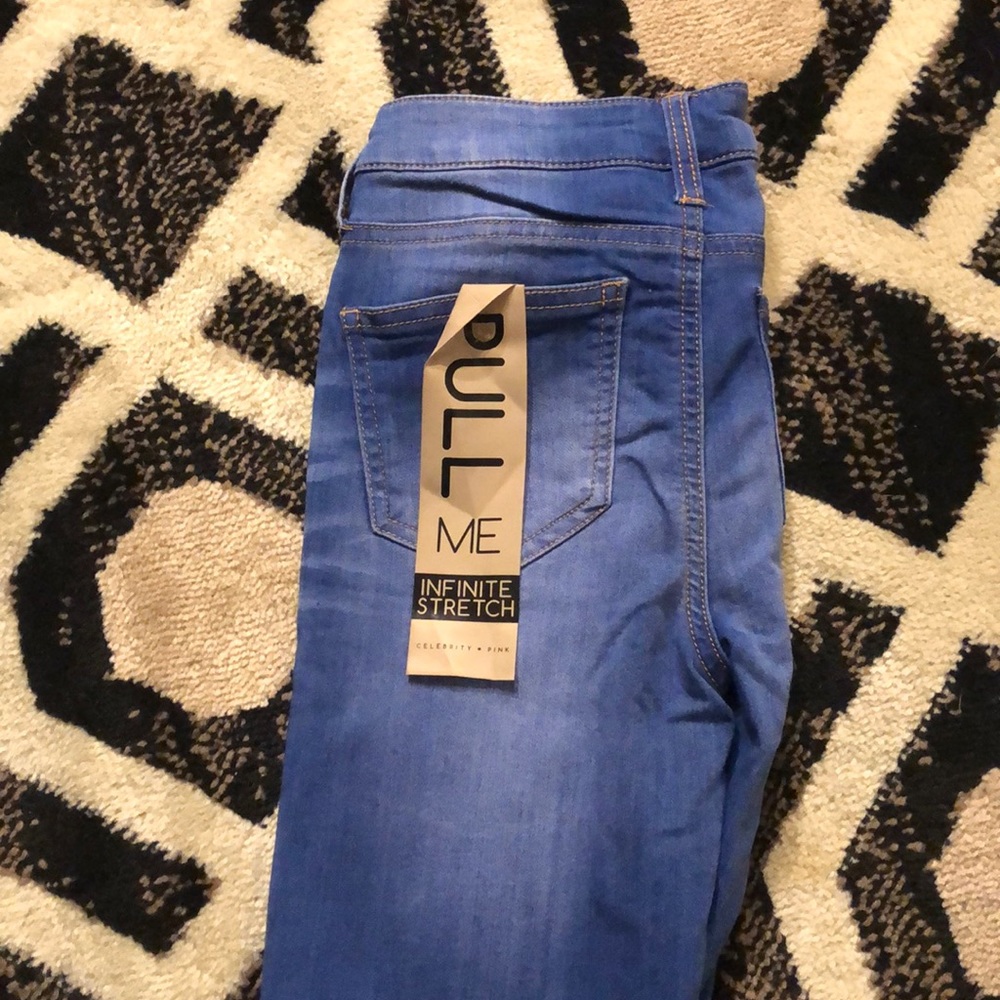 NEVER WORN - SIZE 0 Celebrity Pink jeans